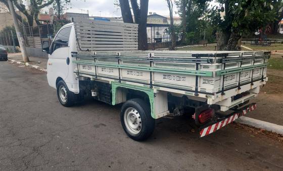 HYUNDAI HR 2.5 LONGO COM CAÇAMBA 4X2 16V 130CV TURBO INTERCOOLER DIESEL 2P MANUAL